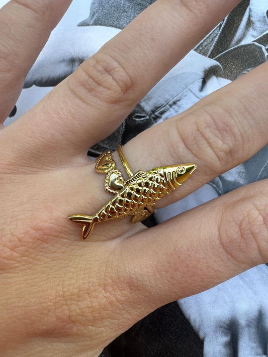 Fishy ring